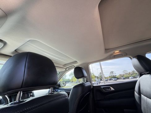 Used 2017 Nissan Pathfinder Platinum w/ Midnight Edition Package image 30