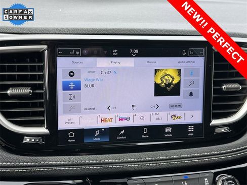 Used 2025 Chrysler Pacifica Select image 22