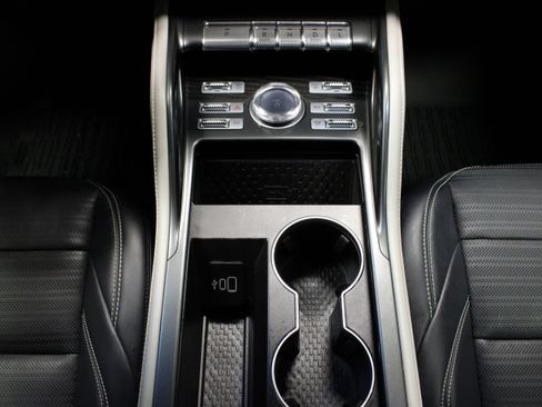 Used 2024 Lincoln Nautilus Reserve AWD/4WD image 19
