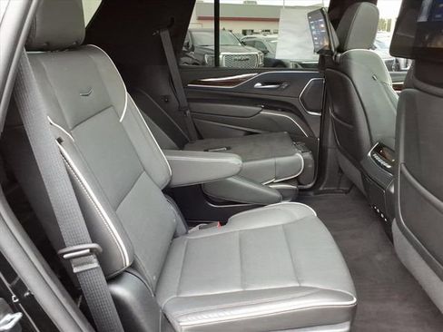 Used 2023 Cadillac Escalade Premium Luxury AWD/4WD image 23