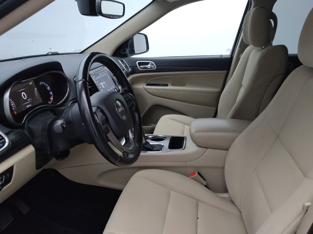Used 2022 Jeep Grand Cherokee Laredo E AWD/4WD image 17