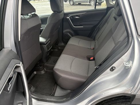 Used 2023 Toyota RAV4 XLE w/ Convenience Package image 7