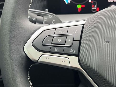 New 2026 Volkswagen Tiguan SE FWD image 15