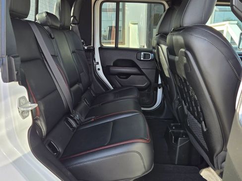Used 2020 Jeep Gladiator Rubicon w/ Cold Weather Group image 13