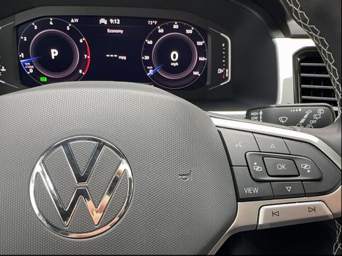 Used 2022 Volkswagen Atlas Cross Sport SE w/ Panoramic Sunroof Package FWD image 40