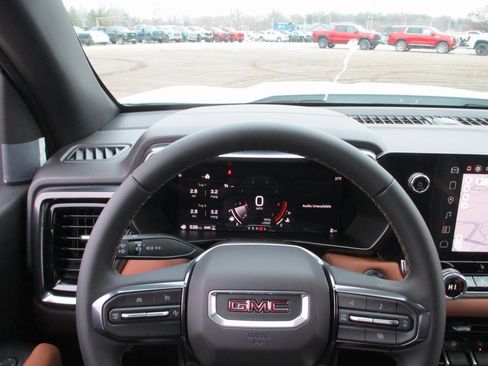 New 2026 GMC Canyon AT4 image 19