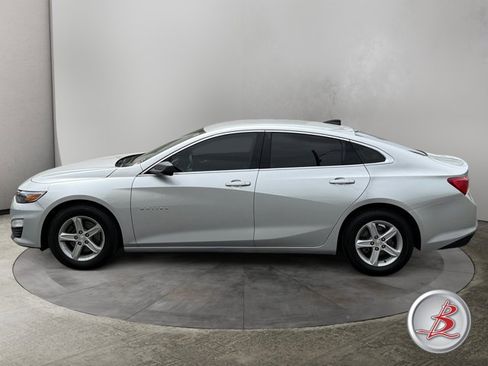 Used 2022 Chevrolet Malibu LS FWD image 4