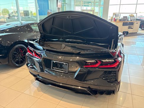 Used 2023 Chevrolet Corvette Stingray Premium Conv w/ Z51 Performance Package RWD image 27