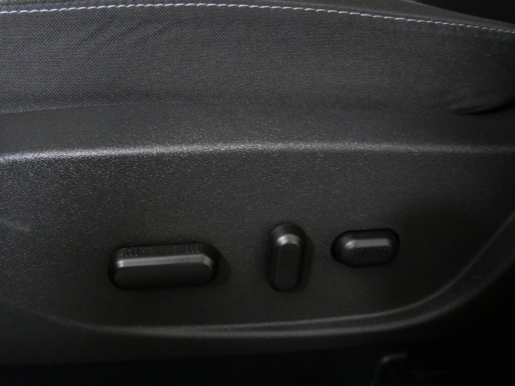 Used 2017 Ford Escape SE w/ Equipment Group 201A AWD/4WD image 16