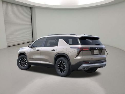 New 2026 Chevrolet Traverse Z71 w/ Enhanced Driving Package AWD/4WD image 3