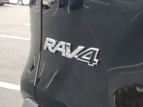 Used 2025 Toyota RAV4 XLE image 8