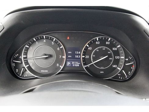Used 2020 Nissan Armada Platinum w/ Platinum Reserve Package RWD image 18