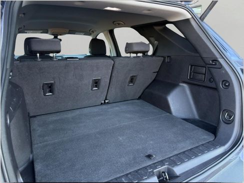 Used 2018 Chevrolet Equinox LT AWD/4WD image 17