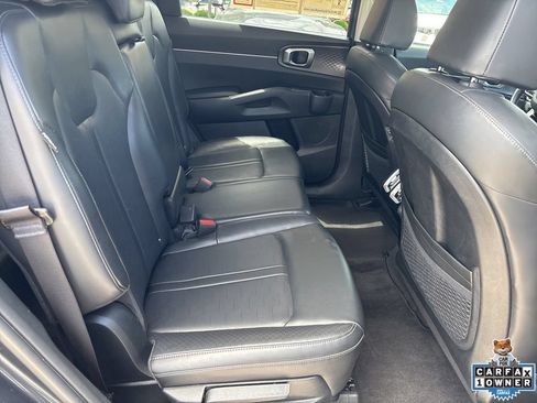 Used 2024 Kia Sorento S FWD image 43
