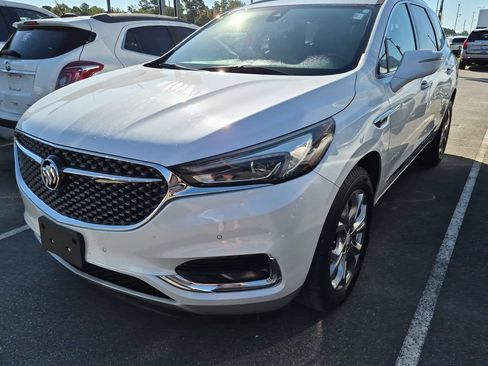 Used 2019 Buick Enclave Avenir FWD image 2