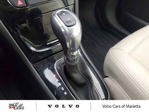 Used 2019 Buick Encore Essence AWD/4WD image 28