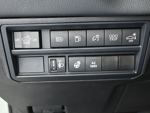 Used 2025 Toyota Tundra Limited image 13