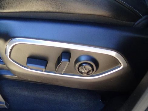 Certified 2024 Jeep Wagoneer 4WD w/ Convenience Group I image 18