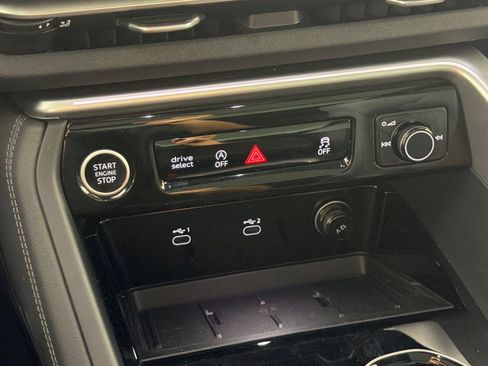 Used 2025 Audi Q5 Premium Plus w/ Premium Plus AWD/4WD image 20