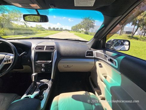 Used 2015 Ford Explorer XLT w/ Equipment Group 202A image 25