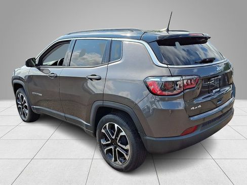 Used 2022 Jeep Compass Limited w/ Sun and Sound Group AWD/4WD image 7