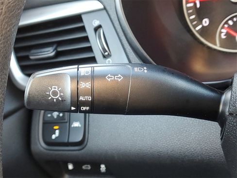 Used 2020 Kia Optima LX image 16