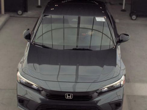 Used 2023 Honda Civic Sport image 3