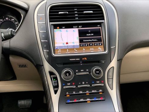 Used 2018 Lincoln MKX Reserve w/ Driver Assistance Package FWD image 7