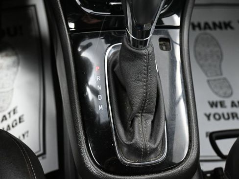 Used 2020 Buick Encore Preferred image 18