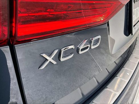 Used 2023 Volvo XC60 B5 Ultimate w/ Climate Package FWD image 40