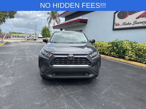 Used 2022 Toyota RAV4 LE FWD image 3