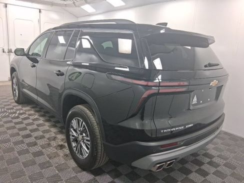 Used 2025 Chevrolet Traverse LT AWD/4WD image 4