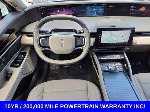 Used 2025 Lincoln Nautilus Premier AWD/4WD image 12