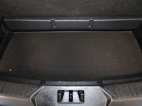 Used 2022 Ford Explorer XLT w/ Equipment Group 202A image 18