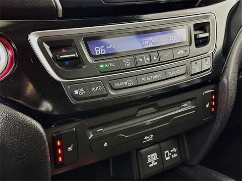 Used 2020 Honda Pilot Touring image 29