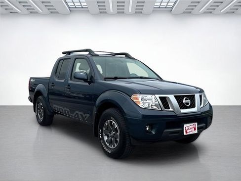 Used 2021 Nissan Frontier PRO-4X w/ Pro-4x Utility Package image 2