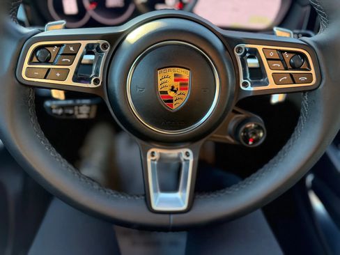 Used 2022 Porsche Cayenne Turbo AWD/4WD image 35