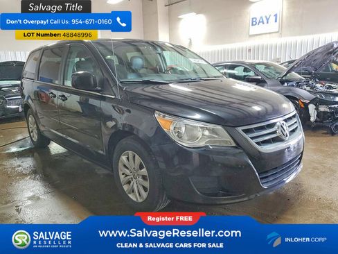 Used 2014 Volkswagen Routan SE image 5