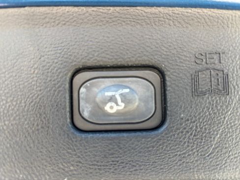 Used 2020 Ford Edge ST image 32