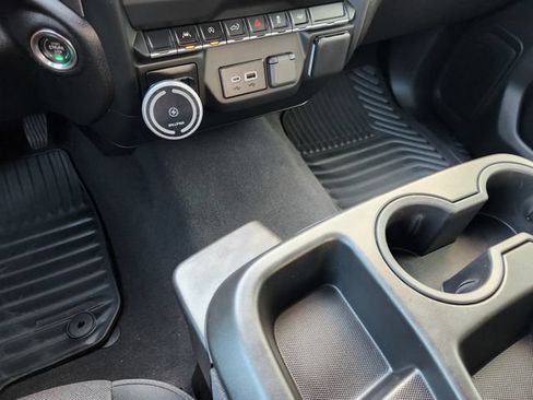 Used 2025 Chevrolet Silverado 1500 Custom RWD image 23