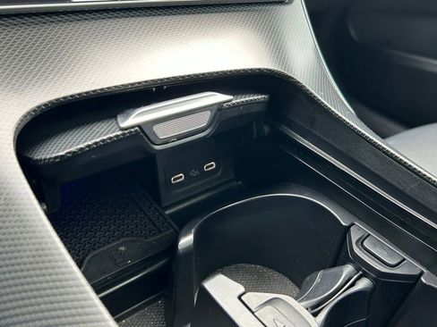 Used 2025 Mercedes-Benz C 300 4MATIC Sedan image 19
