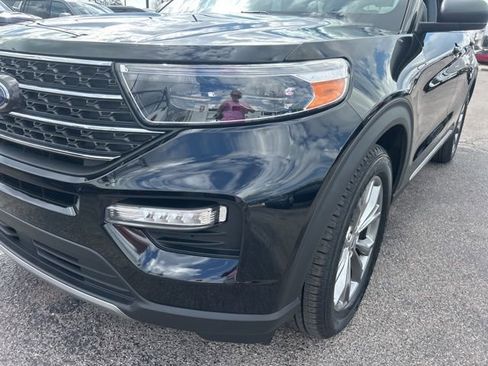 Used 2022 Ford Explorer XLT w/ Equipment Group 202A image 8