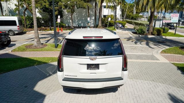 Used 2019 Cadillac Escalade ESV Premium Luxury RWD image 20