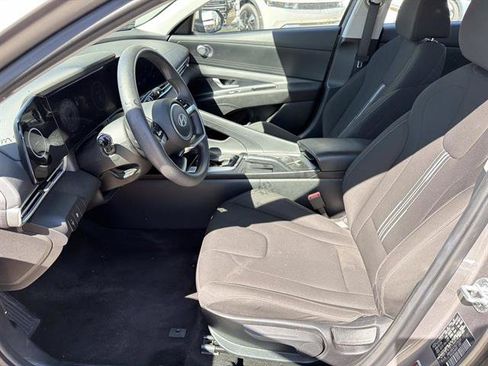 Used 2024 Hyundai Elantra SEL FWD image 10