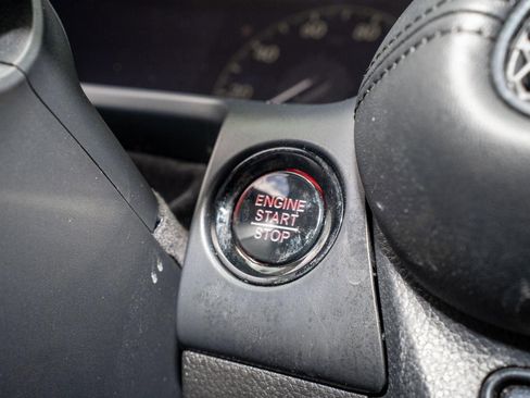 Certified 2024 Honda HR-V LX image 33