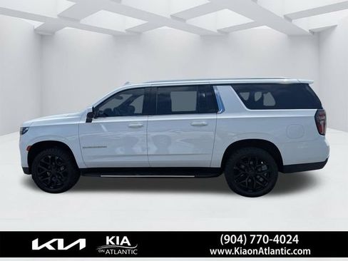 Used 2021 Chevrolet Suburban LT RWD image 6