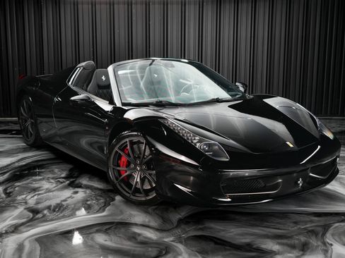 Used 2013 Ferrari 458 Spider RWD image 9