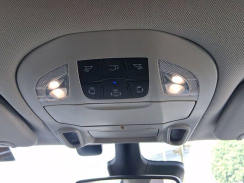 Used 2022 Chrysler Pacifica Limited AWD/4WD image 29