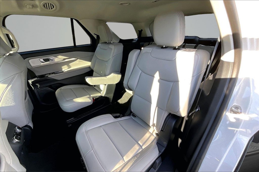 Used 2026 Ford Explorer Active w/ Active Comfort Package RWD image 23