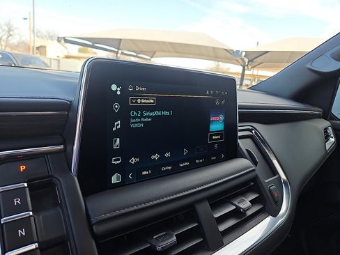 Used 2024 Chevrolet Suburban Z71 w/ Luxury Package image 14